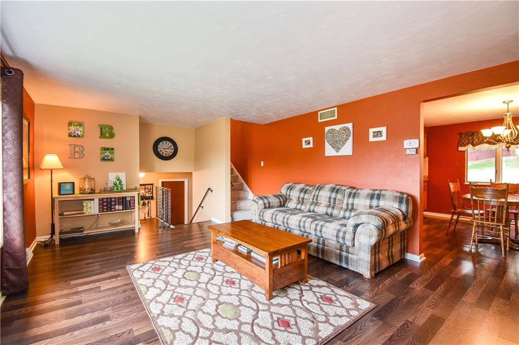 5210 Meadowcrest Road Baldwin, PA 15236 - Photo 5 of 23 Gallery Image 5