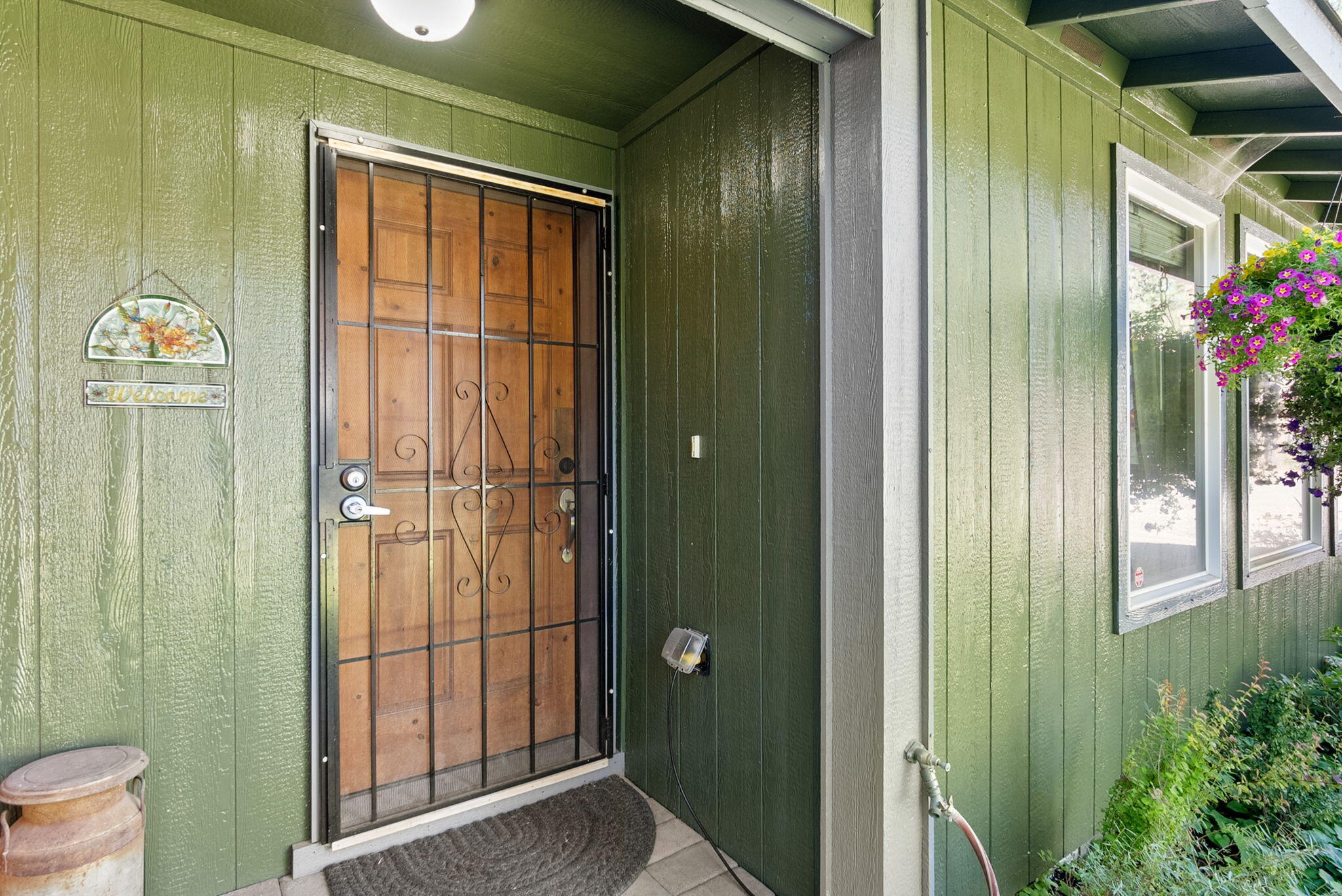 19275 Cherokee Road Bend, OR 97702 - Photo 9 of 47 8-web-or-mls-Riley Visuals-8
