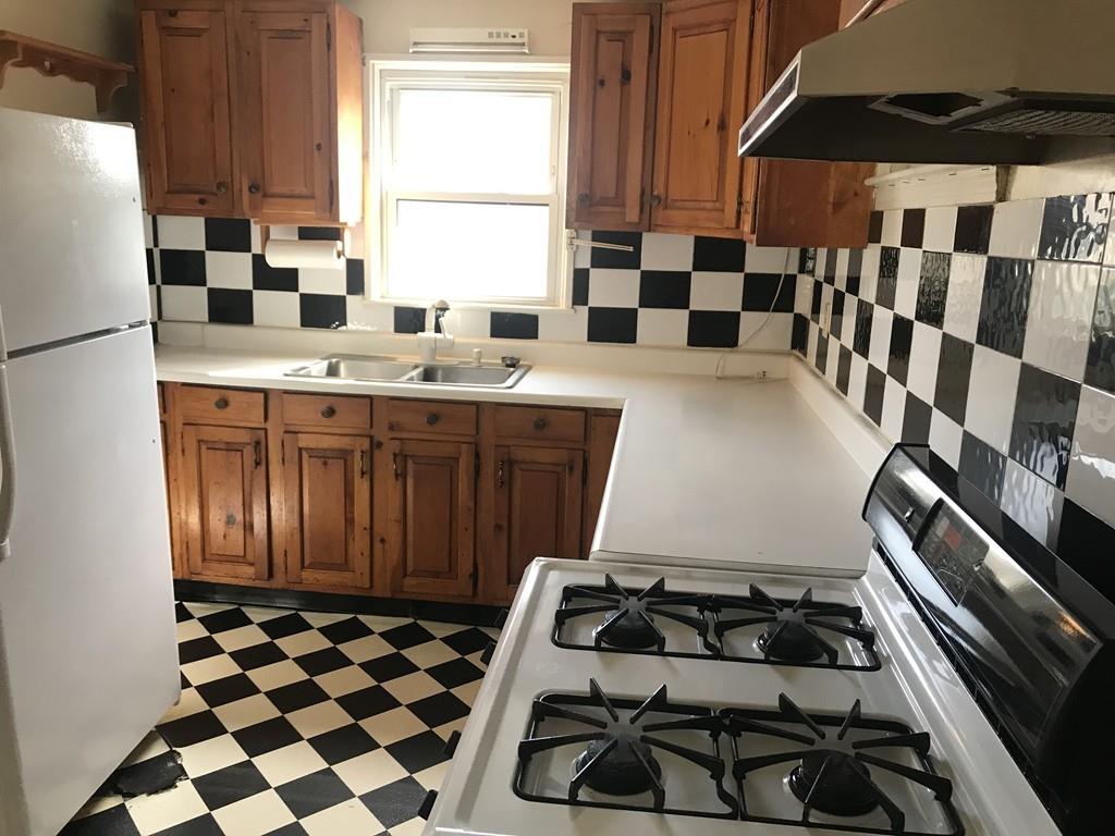 71 Stanhope Road Springfield, MA 01109 - Photo 10 of 32 Gallery Image 10