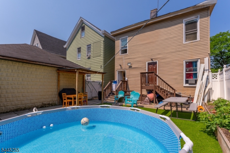183 Graham Avenue Paterson, NJ 07501 - Photo 29 of 32