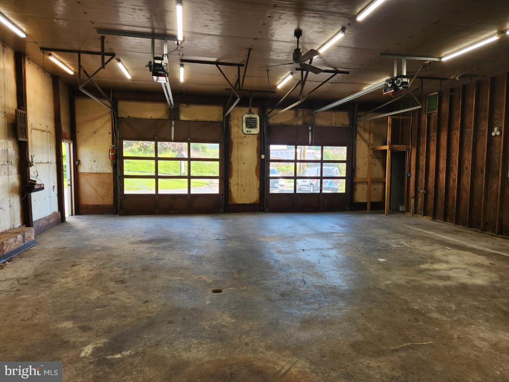1692 Gish Road Manheim, PA 17545 - Photo 28 of 35 a view of a garage