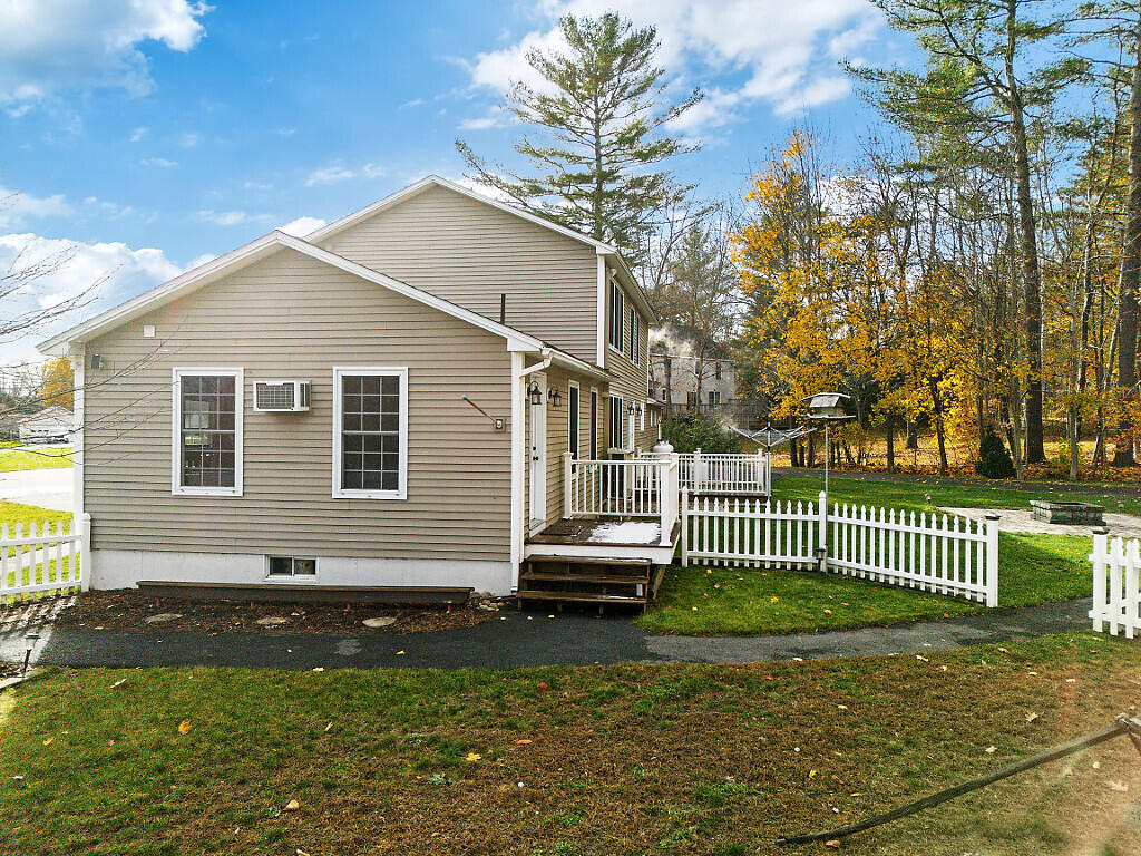 53 Mathews Avenue Waterville, ME 04901 - Photo 6 of 74