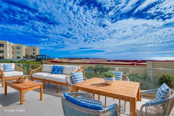 $1,025,000 | 3200 La Rotonda Drive, Unit 405, Rancho Palos Verdes, CA 90275