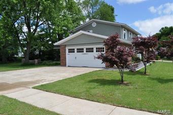 229 Hunters Ridge St. Charles, MO 63301 - Photo 3 of 30 Gallery Image 3