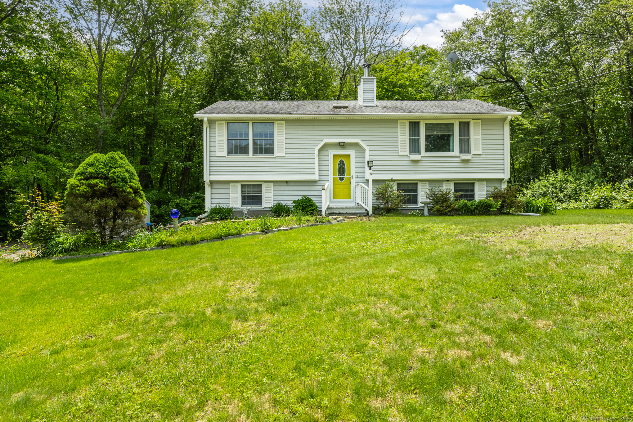 18 Yeomans Road Columbia, CT 06237 - Photo 1 of 1