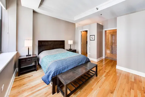 $450,000 | 212 West Washington Street, Unit 1505, Chicago, IL 60606