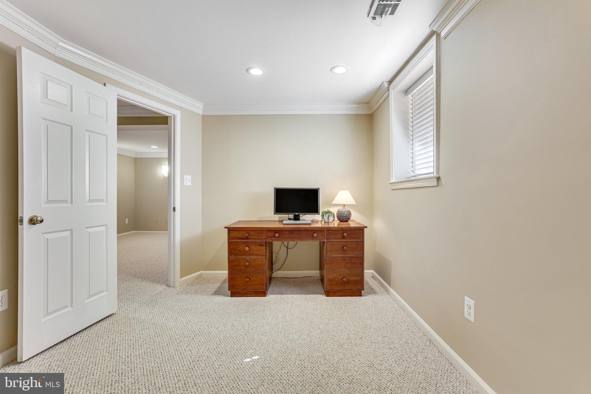11419 Hollow Timber Way Reston, VA 20194 - Photo 54 of 76
