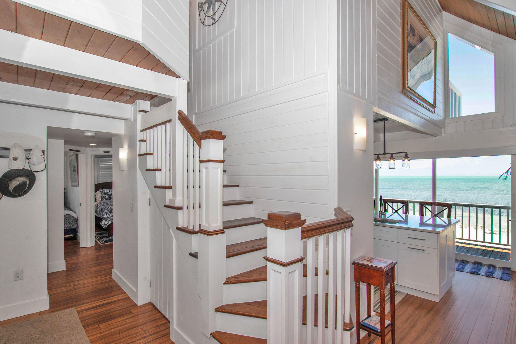 143 Columbus Drive Islamorada, FL 33036 - Photo 24 of 47 Foyer