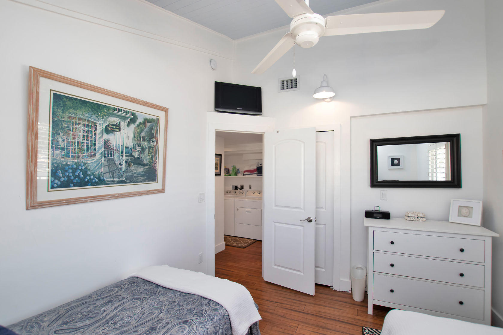 143 Columbus Drive Islamorada, FL 33036 - Photo 31 of 47 Guest Bedroom 2