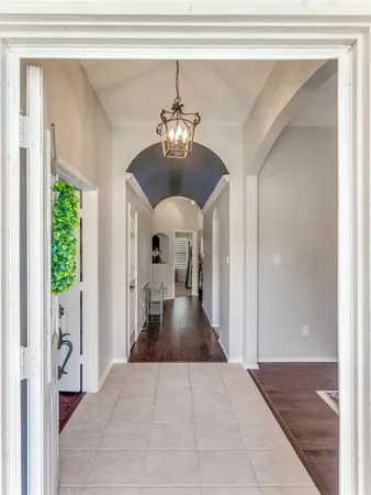 $390,000 | 10505 Stonehill Drive, Benbrook, TX 76126