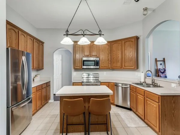 $390,000 | 10505 Stonehill Drive, Benbrook, TX 76126