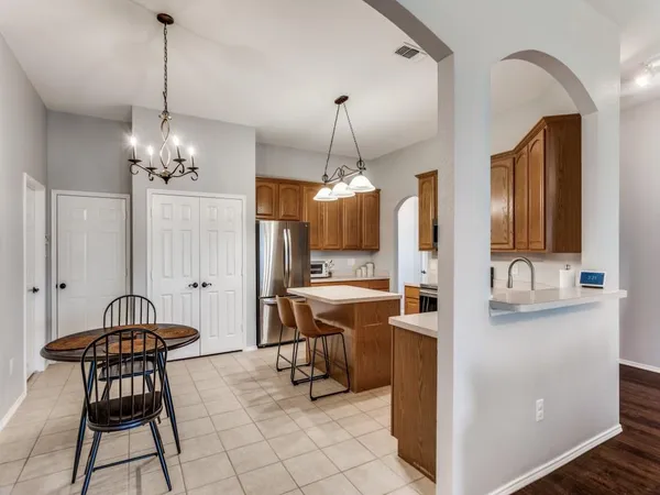 $390,000 | 10505 Stonehill Drive, Benbrook, TX 76126