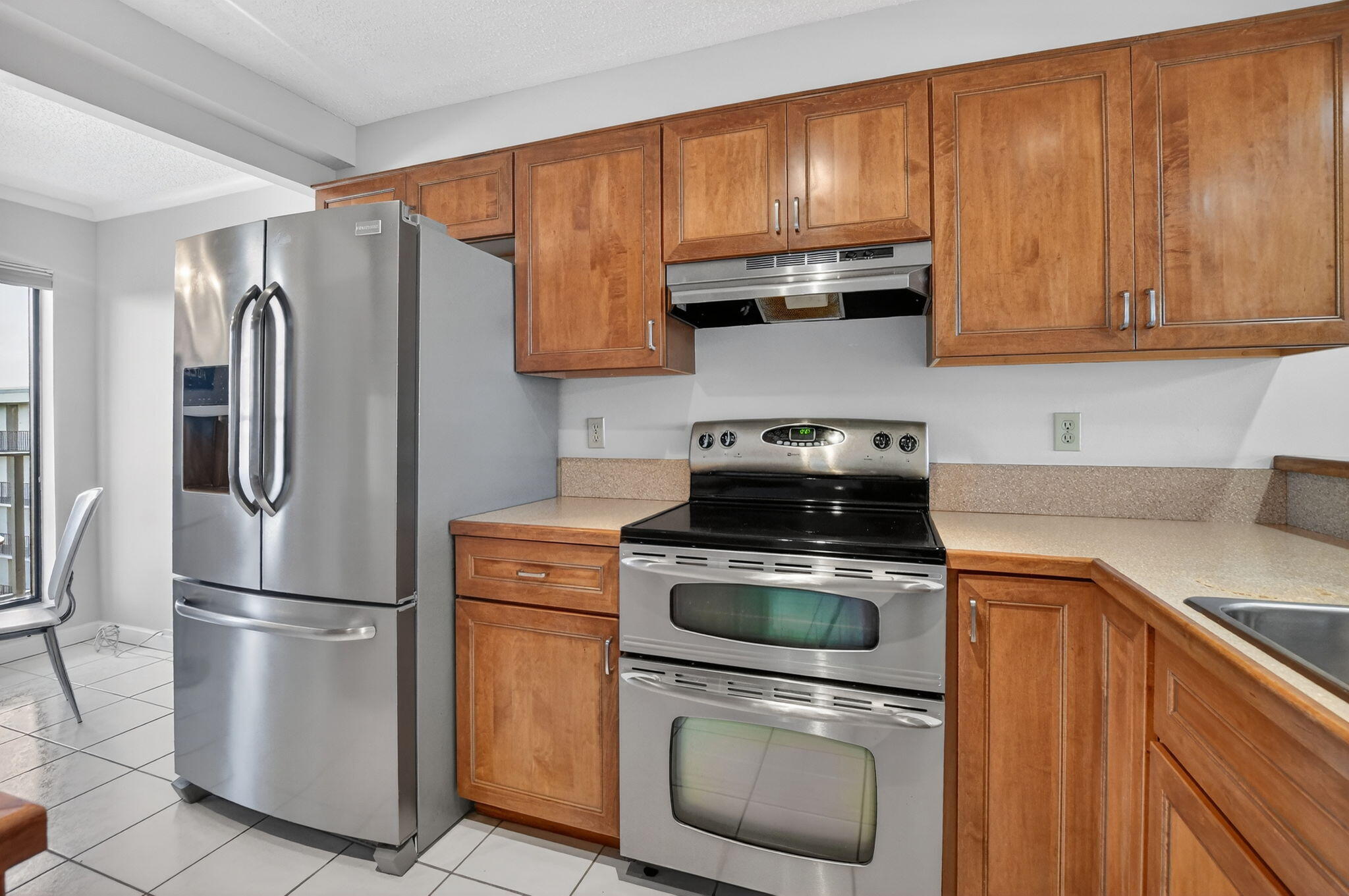 20 Royal Palm Way, Unit 602 Boca Raton, FL 33432 - Photo 9 of 56 Kitchen