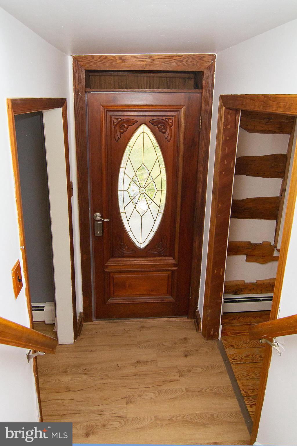 400 Leppo Road Westminster, MD 21158 - Photo 3 of 59 Wood front door w/ leaded glass