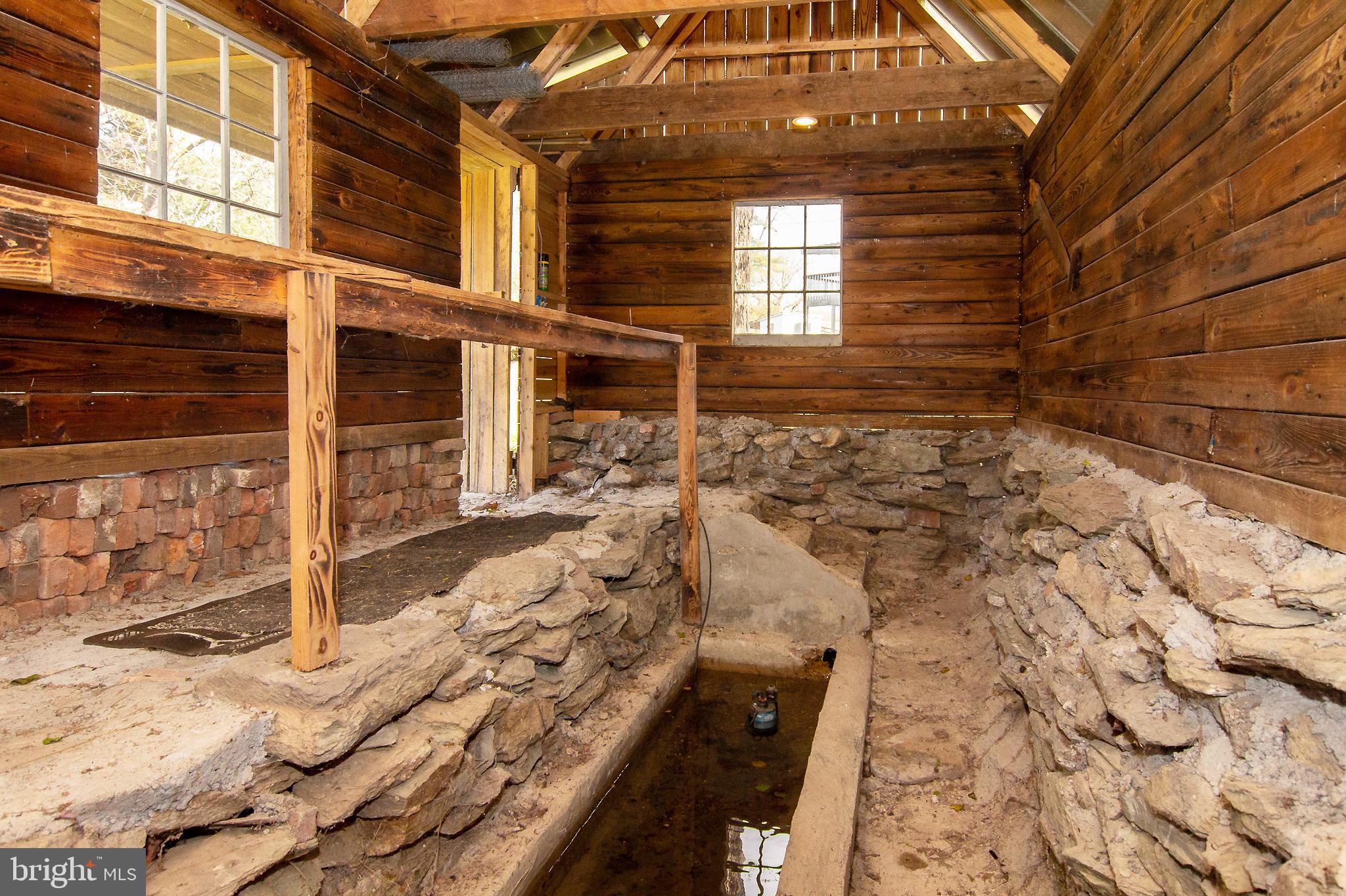 400 Leppo Road Westminster, MD 21158 - Photo 49 of 59 Springhouse basin