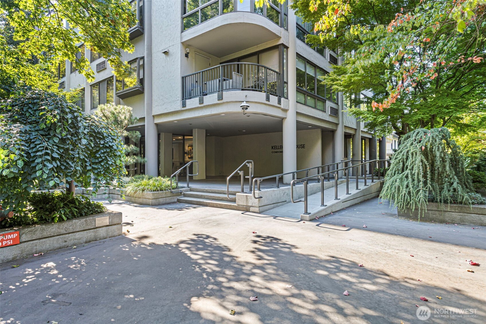 1120 Spring Street, Unit 1404 Seattle, WA 98104 - Photo 16 of 22 Gallery Image 16