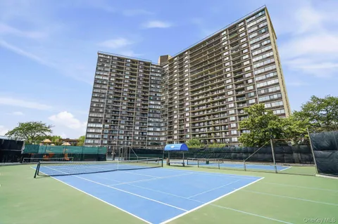 $525,000 | 2 Bay Club Drive, Unit 6F | Bay Terrace