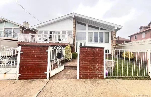 $5,200 | 12-14 Utopia Parkway | Beechhurst