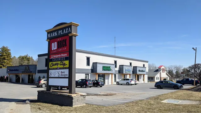 $1,500 | 63 Quaker Road, Queensbury, NY 12804