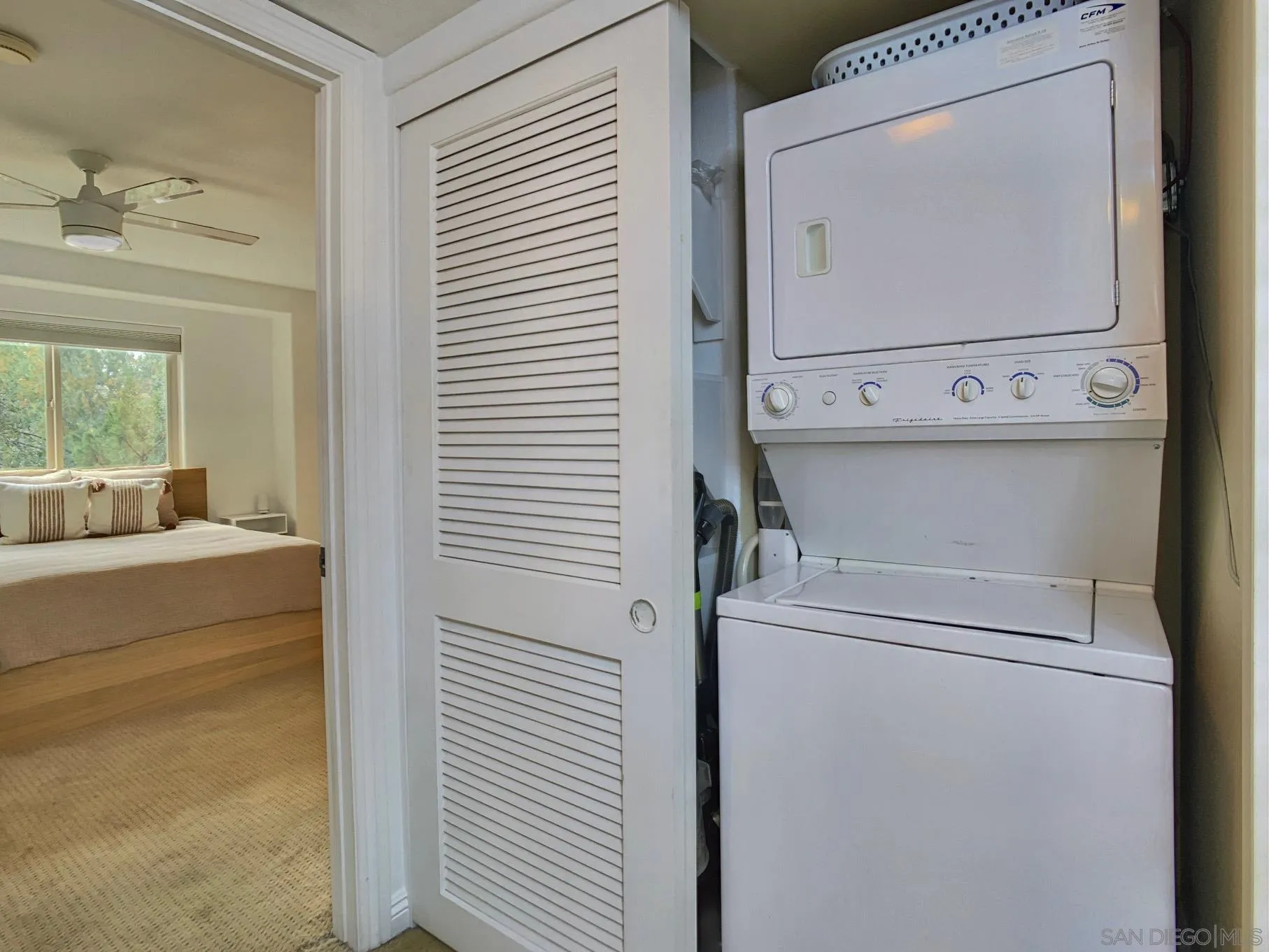 1434 Marshall Road, Unit 36 Alpine, CA 91901 - Photo 22 of 28 a view of washer and dryer