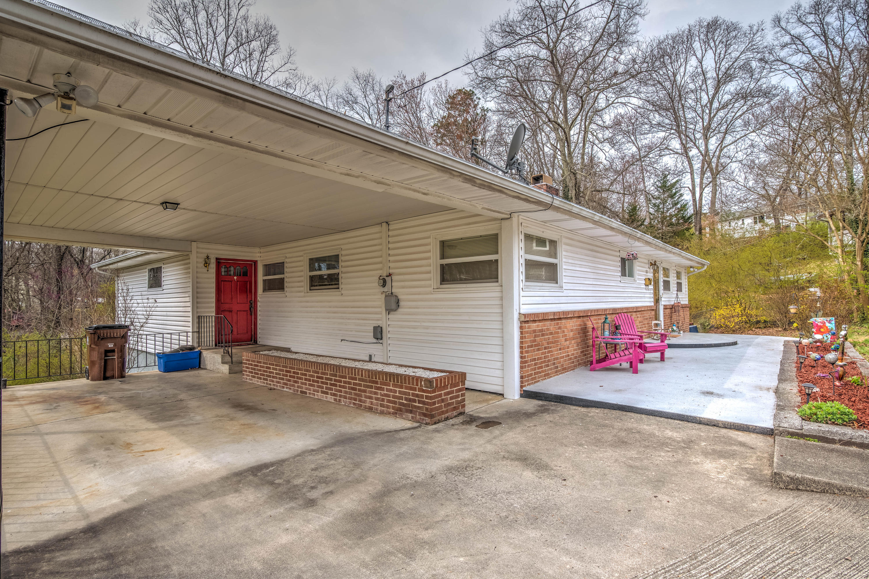 119 Decatur Road Oak Ridge, TN 37830 - Photo 3 of 27 Large carport