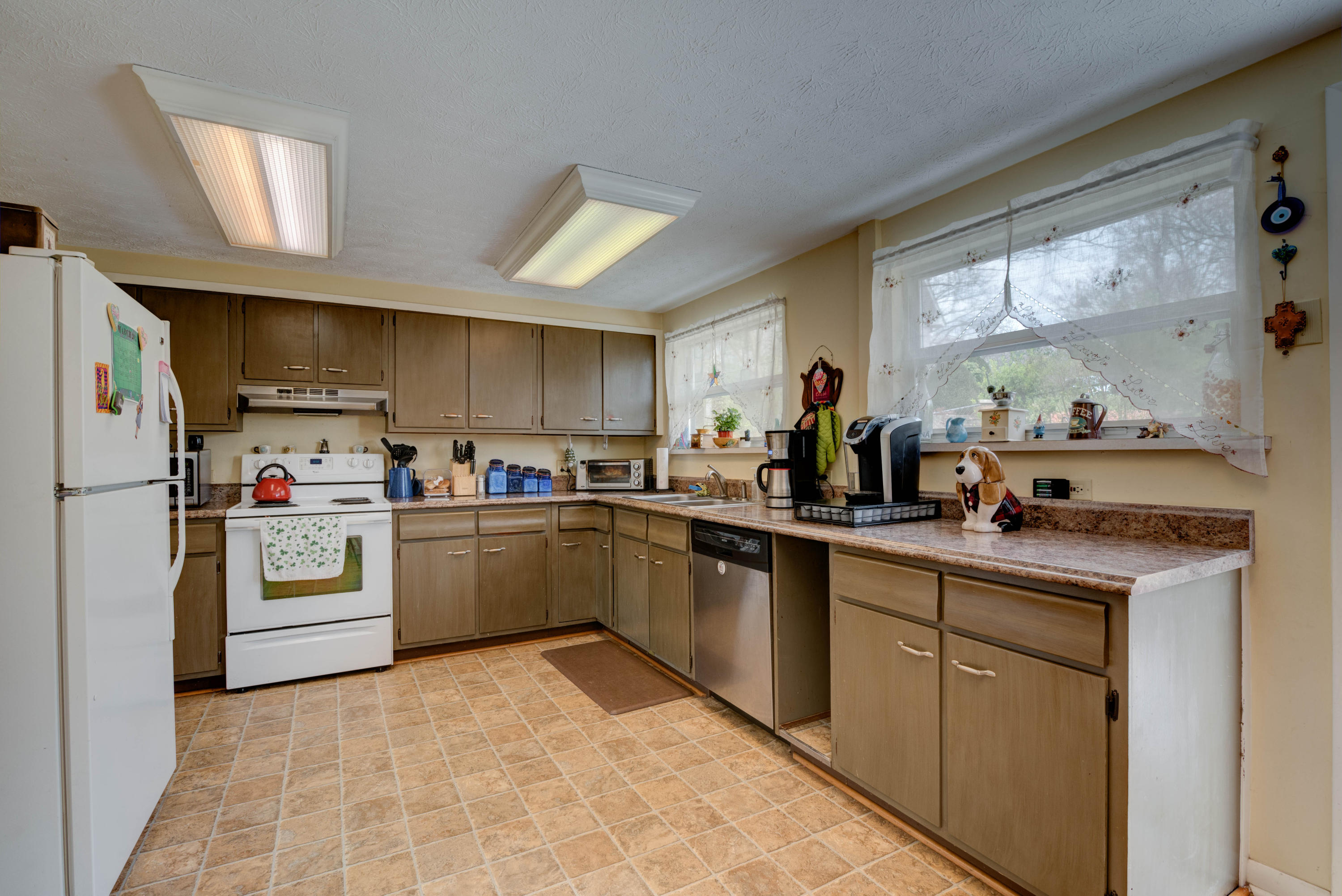 119 Decatur Road Oak Ridge, TN 37830 - Photo 8 of 27 Spacious updated Kitchen