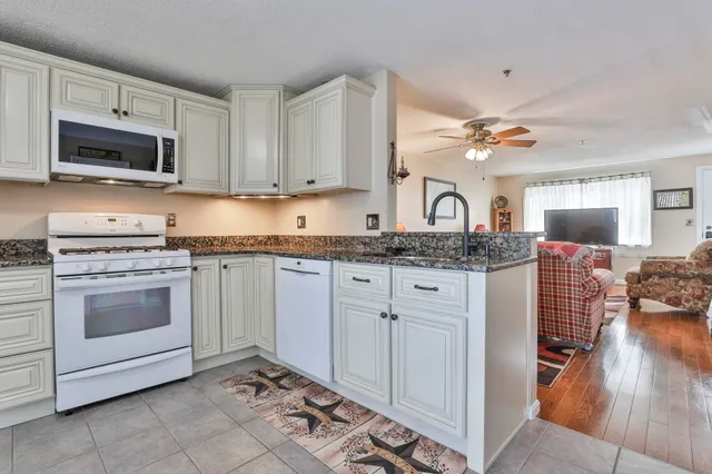 $369,900 | 47 Willow Creek Drive, Hudson, NH 03051