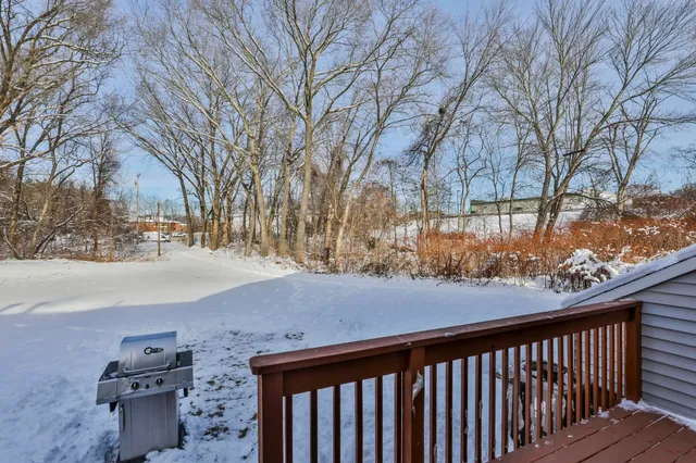 $369,900 | 47 Willow Creek Drive, Hudson, NH 03051