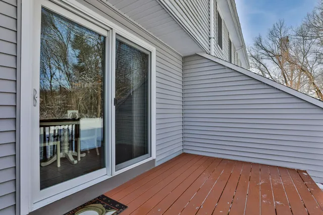 $369,900 | 47 Willow Creek Drive, Hudson, NH 03051