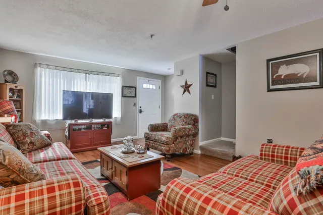 $369,900 | 47 Willow Creek Drive, Hudson, NH 03051