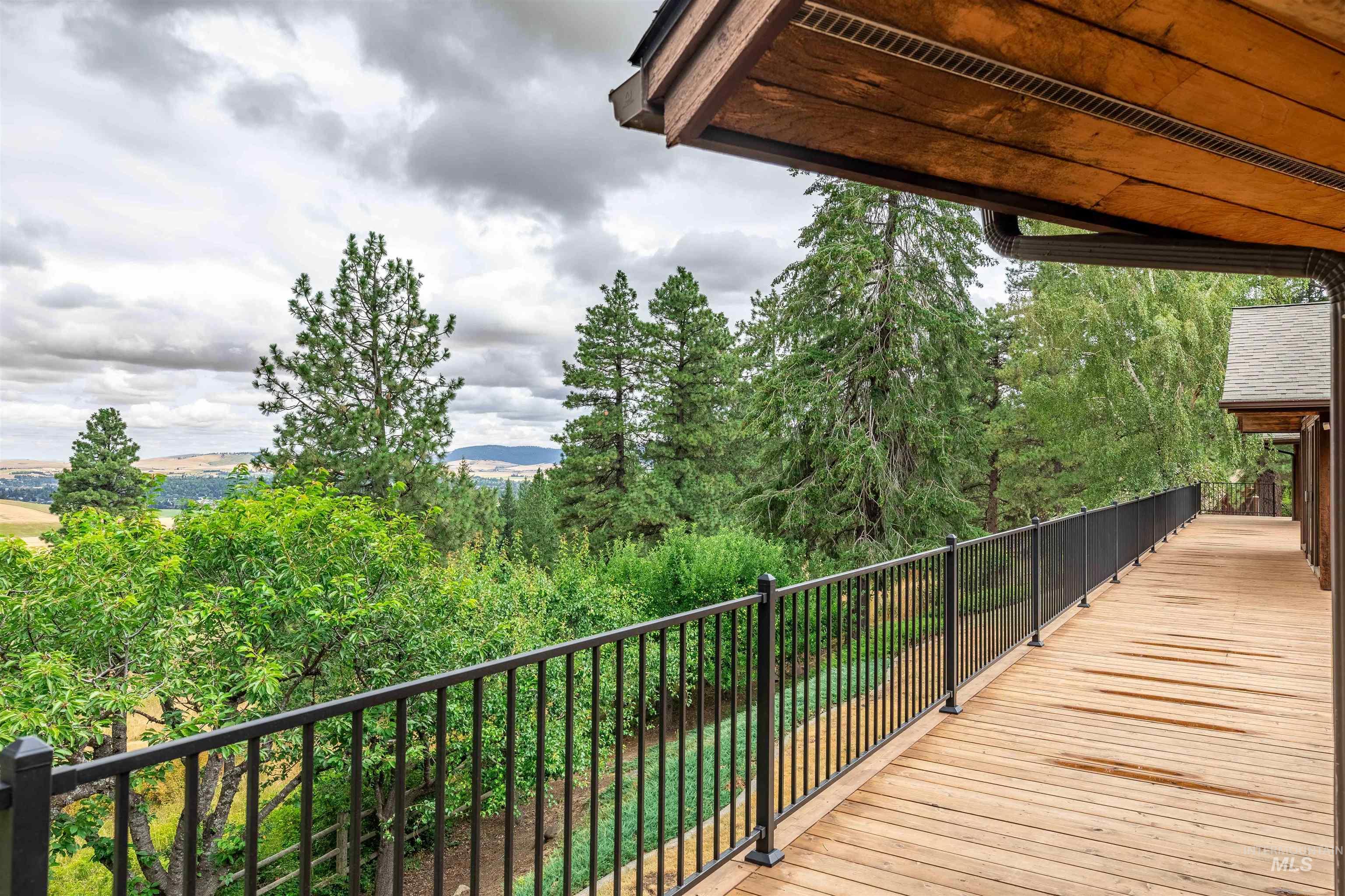 1050 Paradise Ridge Road Moscow, ID 83843 - Photo 45 of 49 View of wooden deck