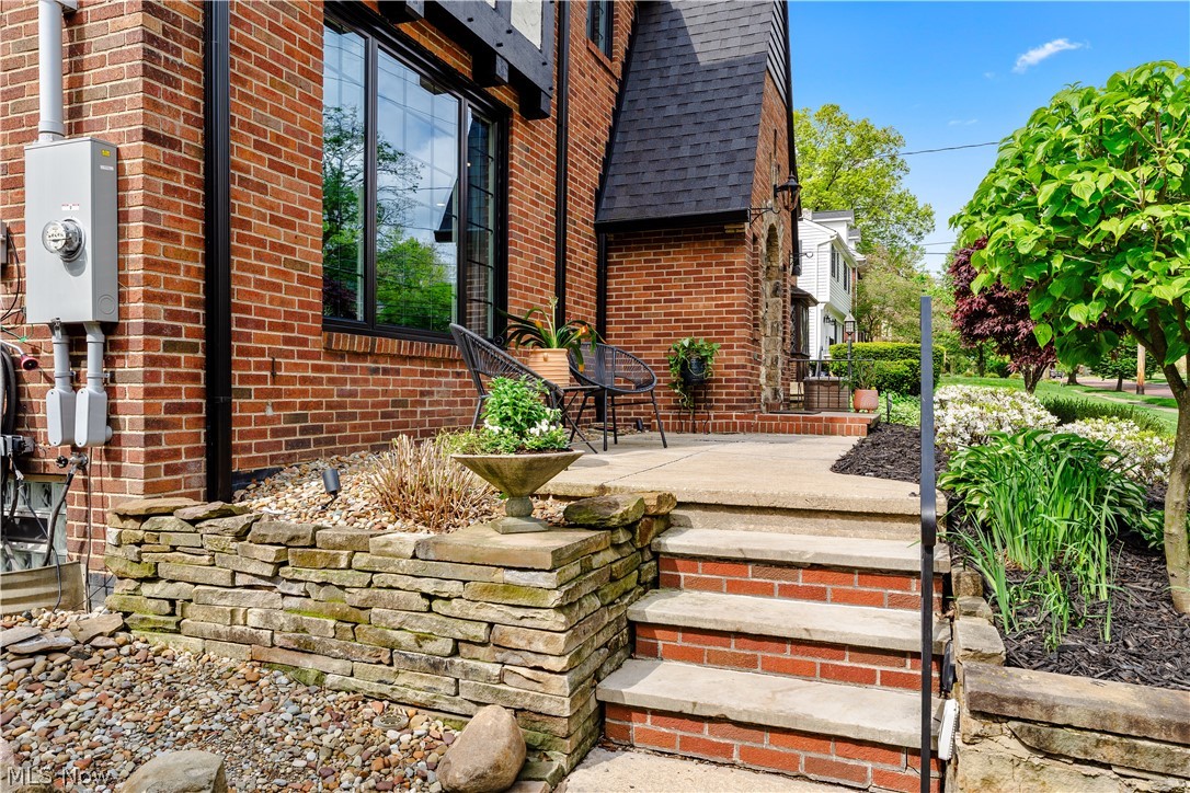710 Mentor Road Akron, OH 44303 - Photo 5 of 50