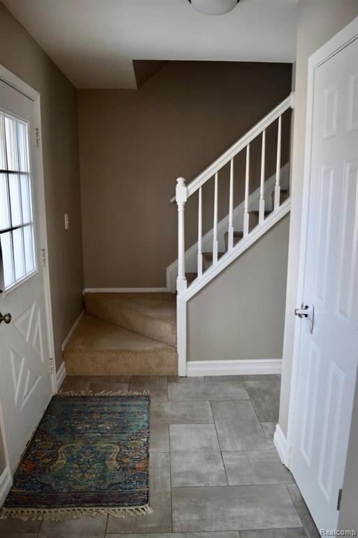 436 Bolinger Street Rochester Hills, MI 48307 - Photo 2 of 19