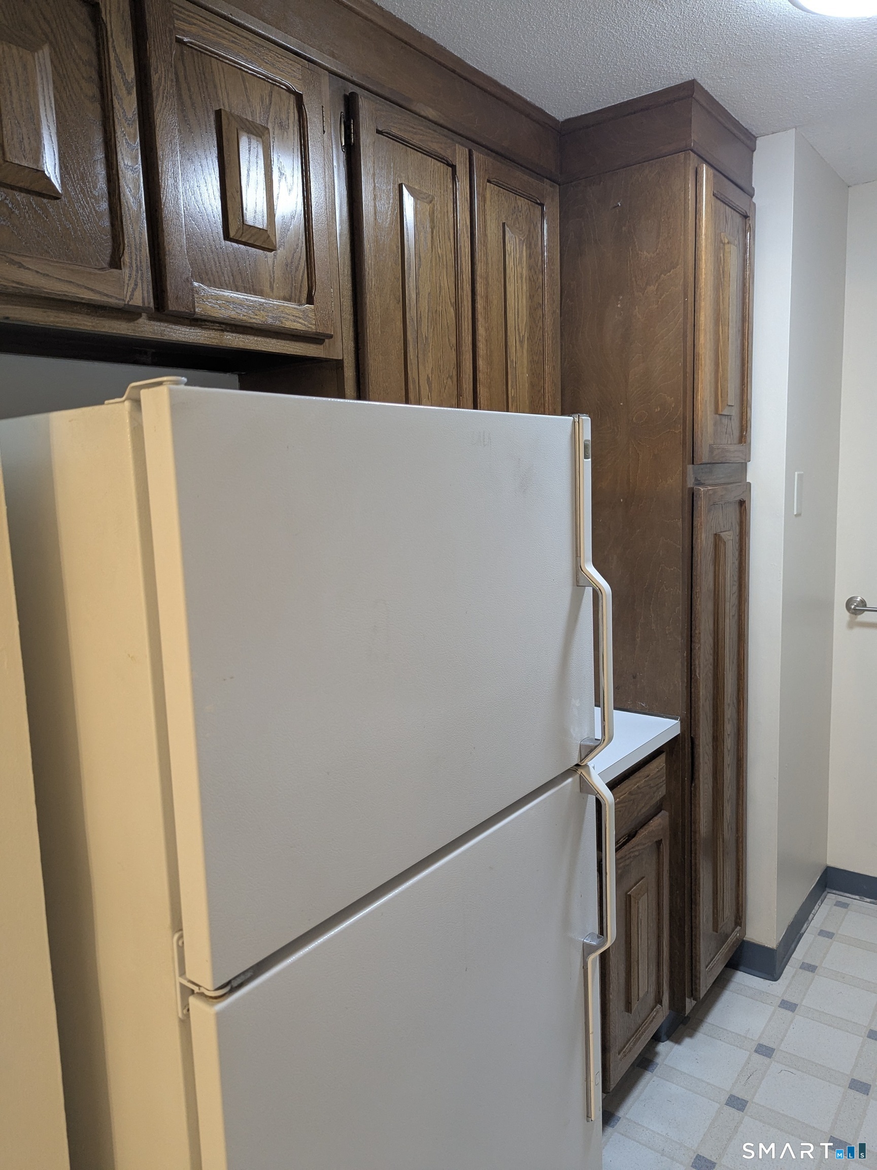36 Thompson Road, Unit B Manchester, CT 06040 - Photo 5 of 12 Gallery Image 5