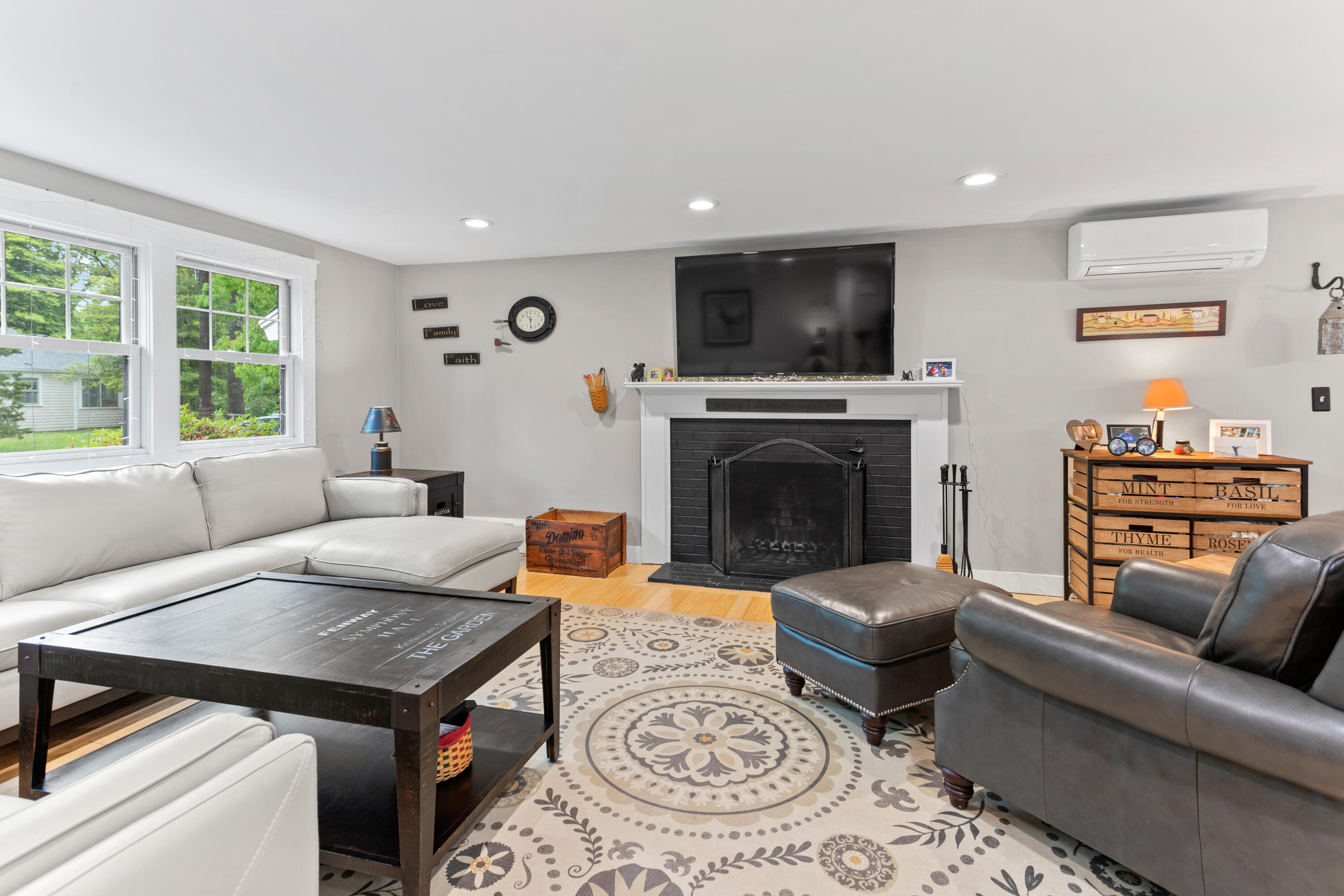 54 Angus Way Centerville, MA 02632 - Photo 12 of 37 54 Angus Way Interior High Res-9