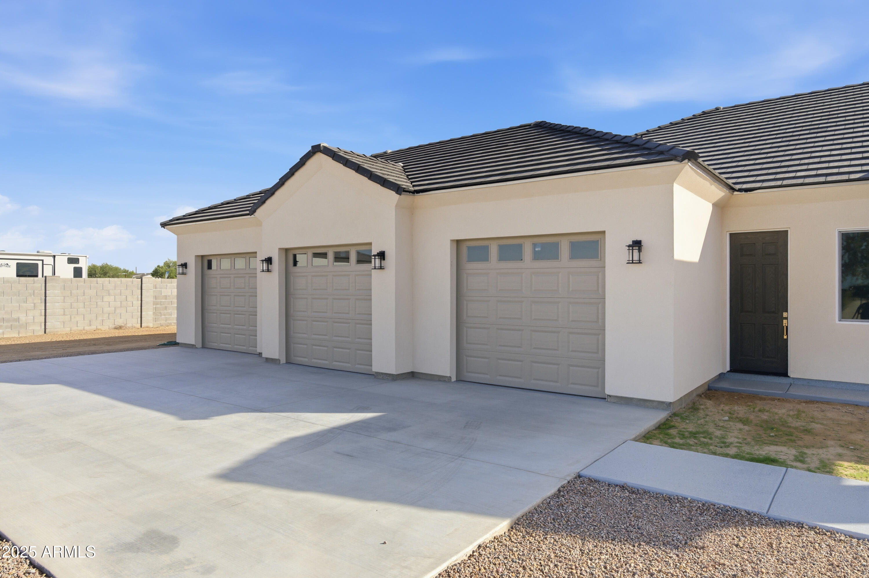 10039 North Burris Road Casa Grande, AZ 85122 - Photo 5 of 61 a view of a house with a yard