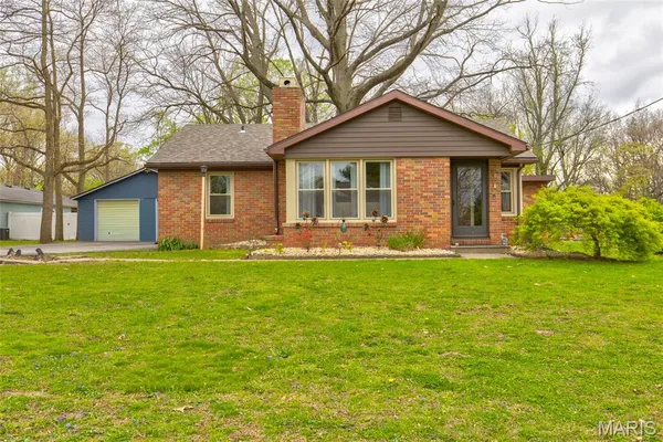 $237,900 | 87 Bert Avenue, East Alton, IL 62024