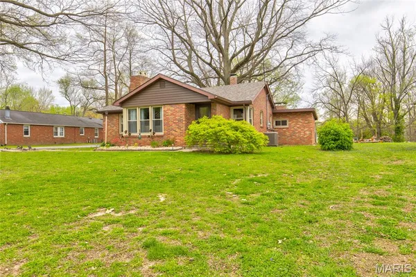 $237,900 | 87 Bert Avenue, East Alton, IL 62024