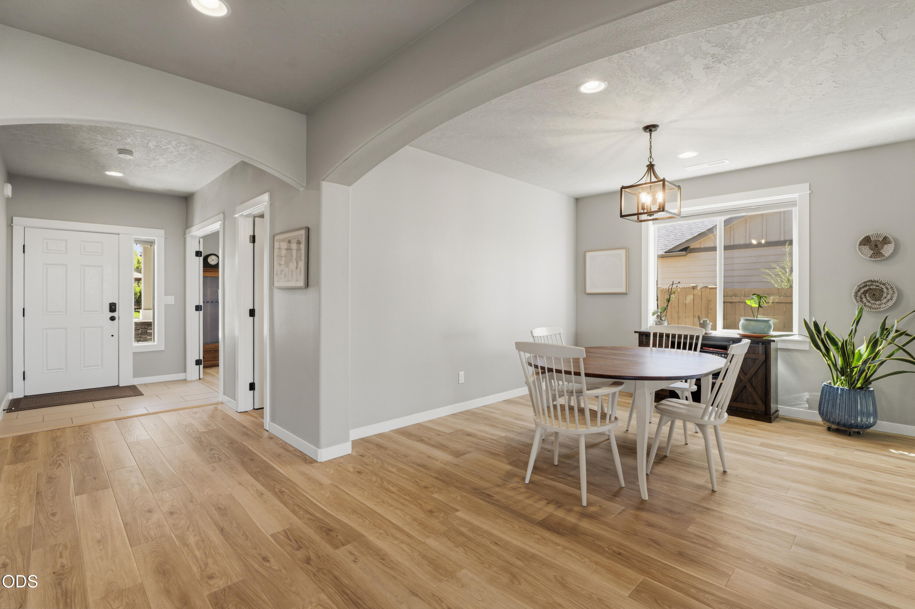 2859 Southwest 47th Street Redmond, OR 97756 - Photo 14 of 63