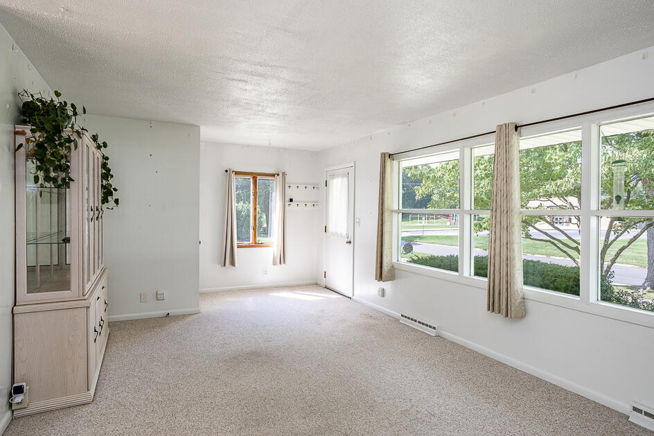 422 Ferguson Road Marshall, MI 49068 - Photo 10 of 26 0N0A2845-HDR-Edit