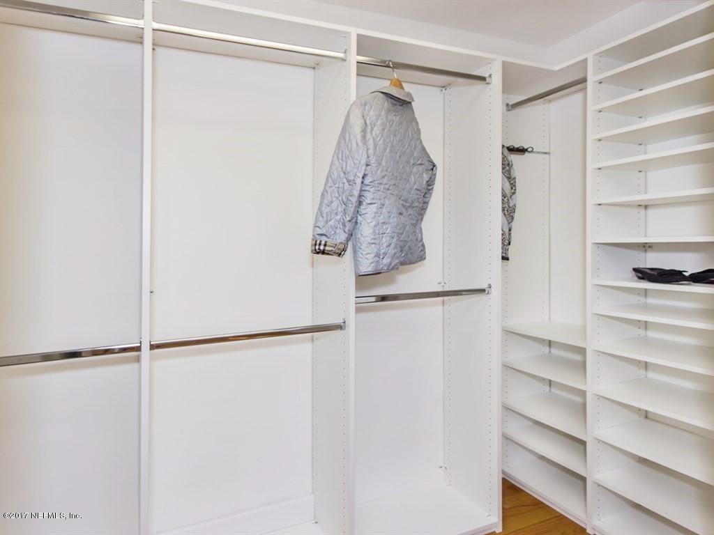 1436 Flanders Road Jacksonville, FL 32207 - Photo 11 of 26 011_Master Walk In Closet