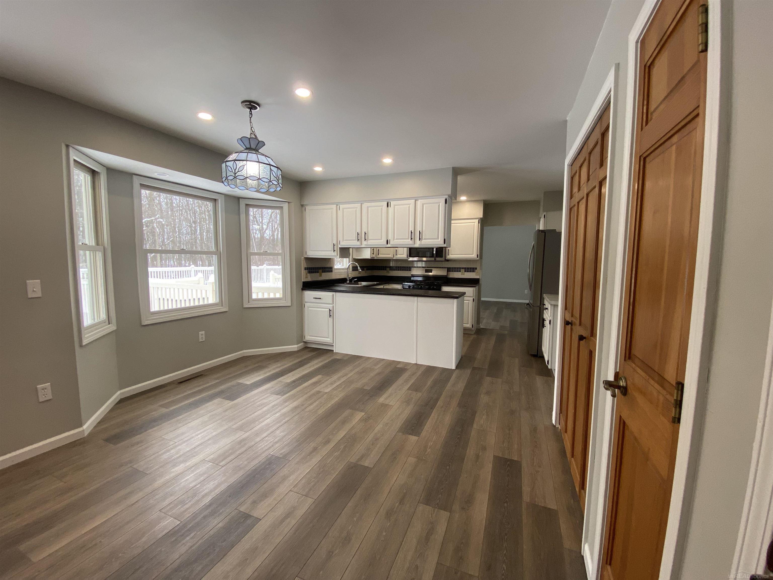 7207 Hackett Road Freeland, MI 48623 - Photo 13 of 25