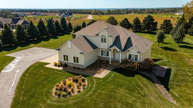 $1,100,000 | 2728 Headland Court Southwest, Rochester, MN 55902