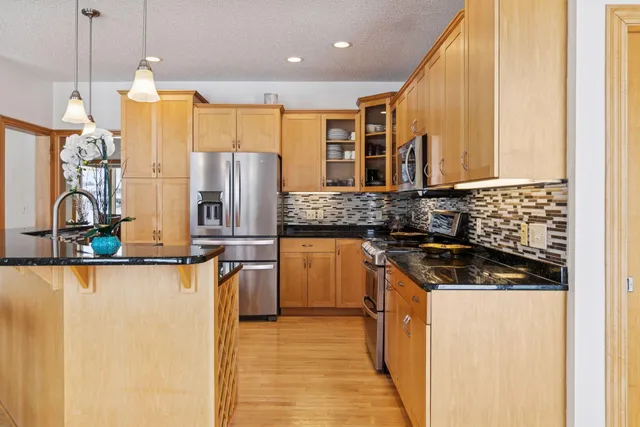 $1,100,000 | 2728 Headland Court Southwest, Rochester, MN 55902