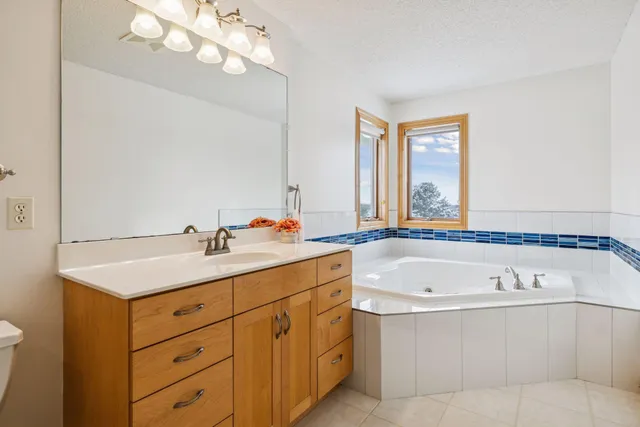 $1,100,000 | 2728 Headland Court Southwest, Rochester, MN 55902