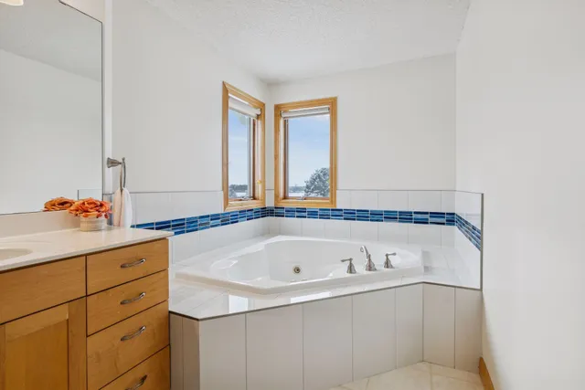 $1,100,000 | 2728 Headland Court Southwest, Rochester, MN 55902