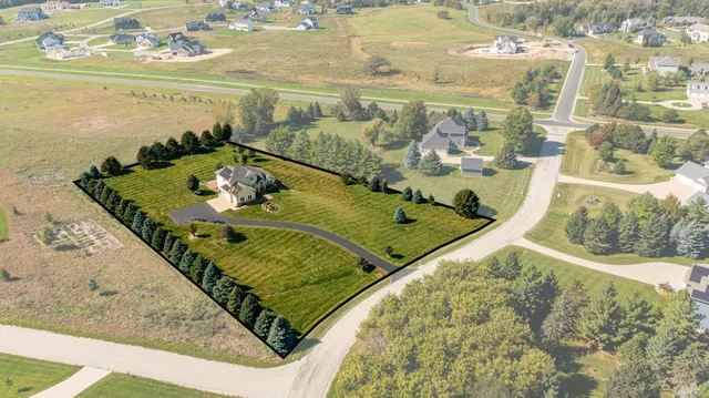 $1,100,000 | 2728 Headland Court Southwest, Rochester, MN 55902