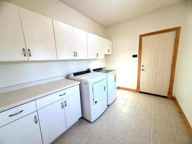 $1,100,000 | 2728 Headland Court Southwest, Rochester, MN 55902