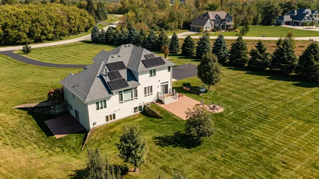$1,100,000 | 2728 Headland Court Southwest, Rochester, MN 55902