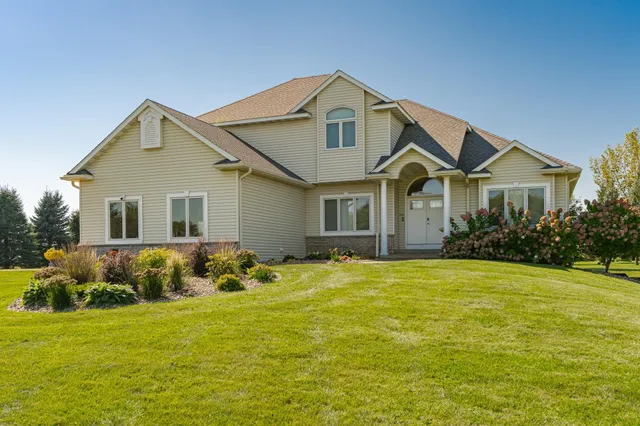 $1,100,000 | 2728 Headland Court Southwest, Rochester, MN 55902